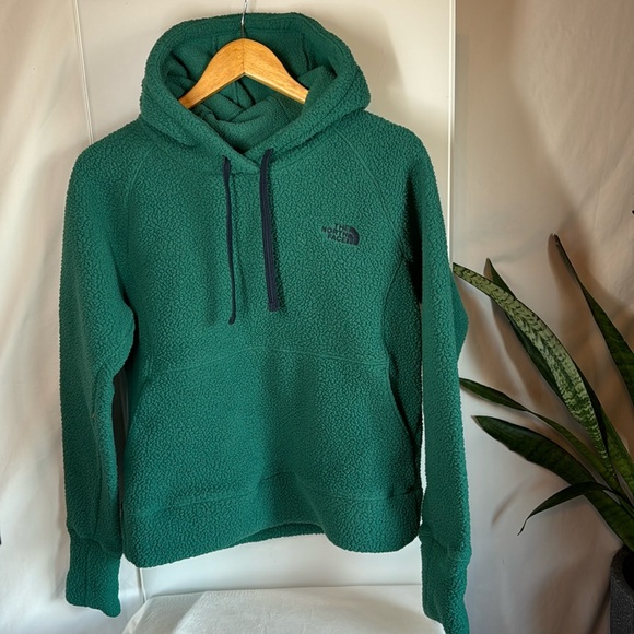 The North Face Sweater - Picture 2 of 3